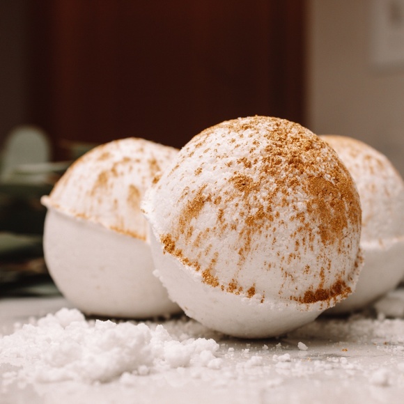 *Host Pick* (1) Organic Bath Ball With Gold Stardust - Picture 3 of 8